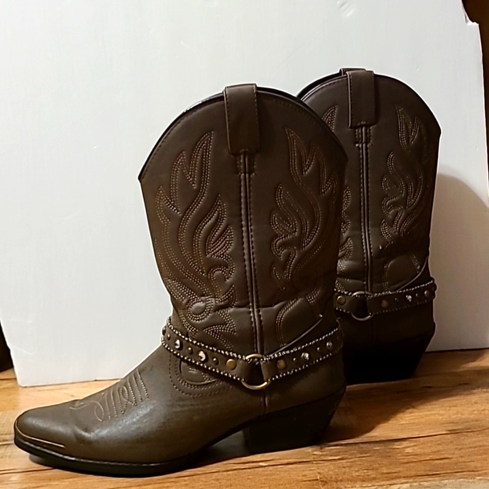 Smokey Mountain Cowgirl Boots. Size 8
